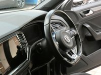 USED 2020 20 VOLKSWAGEN T-ROC 1.5 R-LINE TSI EVO DSG 5d 148 BHP STUNNING EXAMPLE SAT NAV PART LEATHER INTERIOR VW WARRANTY MAR 2023