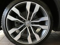 USED 2020 20 VOLKSWAGEN T-ROC 1.5 R-LINE TSI EVO DSG 5d 148 BHP STUNNING EXAMPLE SAT NAV PART LEATHER INTERIOR VW WARRANTY MAR 2023