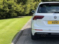 USED 2017 67 VOLKSWAGEN TIGUAN 2.0 R LINE TDI BMT 4MOTION DSG 5d 148 BHP Panoramic Glass Roof Sat Nav