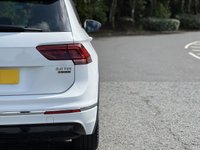 USED 2017 67 VOLKSWAGEN TIGUAN 2.0 R LINE TDI BMT 4MOTION DSG 5d 148 BHP Panoramic Glass Roof Sat Nav