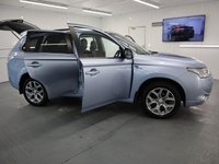 USED 2014 64 MITSUBISHI OUTLANDER 2.0 PHEV GX 4H 5d 162 BHP STUNNING CONDITION, LOW MILES AND FULL SERVICE HISTORY.