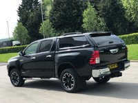 USED 2018 68 TOYOTA HI-LUX 2.4 INVINCIBLE X 4WD D-4D DCB 4d 147 BHP ** NO VAT * *  SAT NAV ** LOW MILES