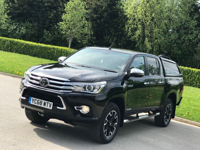 2018 68 Toyota HI-Lux 2.4 INVINCIBLE X 4WD D-4D DCB 4d 147 BHP