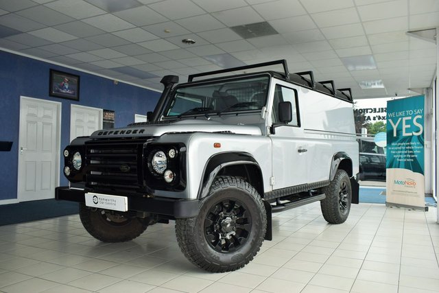 2014 14 Land Rover Defender 2.2 TD HARD TOP 122 BHP BLACK PACK VERY LOW MILES 