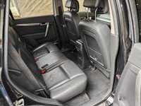 USED 2010 10 CHEVROLET CAPTIVA 2.0L LTZ VCDI 5d 148 BHP PRIVACY SCREEN +  18" ALLOY WHEELS +  FULL LEATHER TRIM +  CRUISE CONTROL +  CLIMATE CONTROL +  PARKING AID +