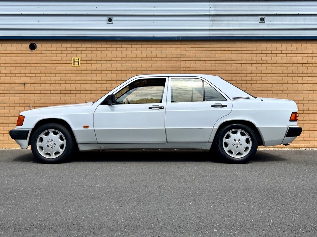 USED 1989 G MERCEDES-BENZ 190 4d Saloon // W124 // 2.0 105 BHP // Px swap 