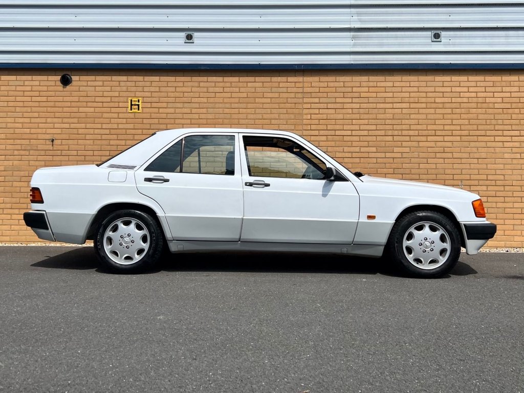 USED 1989 G MERCEDES-BENZ 190 4d Saloon // W124 // 2.0 105 BHP // Px swap 