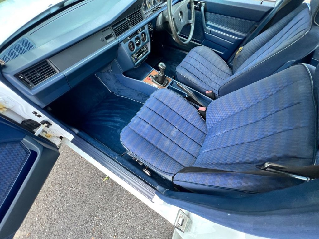 USED 1989 G MERCEDES-BENZ 190 4d Saloon // W124 // 2.0 105 BHP // Px swap 