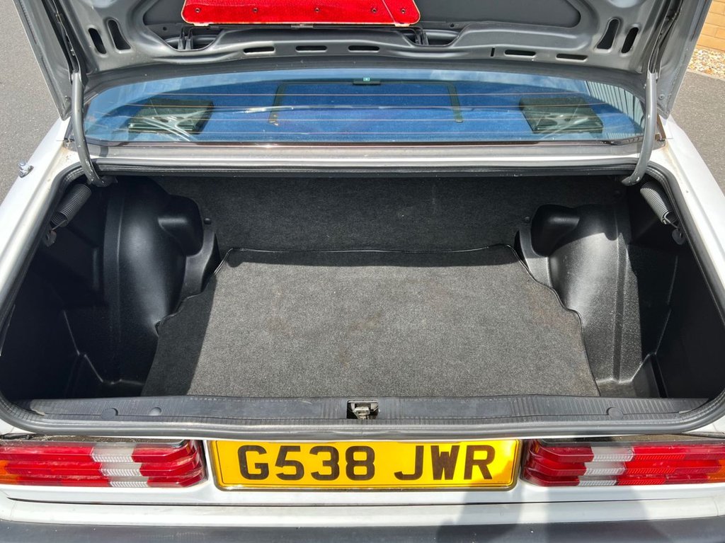 USED 1989 G MERCEDES-BENZ 190 4d Saloon // W124 // 2.0 105 BHP // Px swap 