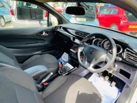 USED 2013 63 CITROEN DS3 1.6 DSTYLE PLUS 3d 120 BHP Stunning DS3 Two Tone White / Black edition