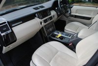 USED 2012 12 LAND ROVER RANGE ROVER 4.4 TDV8 WESTMINSTER 5d 313 BHP www.suffolkcarcentre.co.uk - Located at Reydon