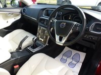 USED 2016 16 VOLVO V40 2.0 D2 SE LUX NAV 5d 118 BHP www.suffolkcarcentre.co.uk - Located at Reydon