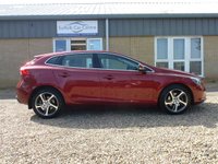USED 2016 16 VOLVO V40 2.0 D2 SE LUX NAV 5d 118 BHP www.suffolkcarcentre.co.uk - Located at Reydon