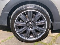 USED 2018 68 MINI CLUBMAN 2.0 COOPER S EXCLUSIVE 5d 190 BHP HUGE SPEC MINI COOPER 'S' CLUBMAN EXCLUSIVE - SAT NAV - PANORAMIC GLASS ROOF - AUTOMATIC TRANSMISSION - 18 INCH UPGRADE ALLOYS - FULL LEATHER INTERIOR -  FULL SERVICE HISTORY - COMFORT PLUS PACK - HEADS UP DISPLAY, HARMAN KARDON HI-FI