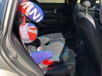 USED 2018 68 MINI CLUBMAN 2.0 COOPER S EXCLUSIVE 5d 190 BHP HUGE SPEC MINI COOPER 'S' CLUBMAN EXCLUSIVE - SAT NAV - PANORAMIC GLASS ROOF - AUTOMATIC TRANSMISSION - 18 INCH UPGRADE ALLOYS - FULL LEATHER INTERIOR -  FULL SERVICE HISTORY - COMFORT PLUS PACK - HEADS UP DISPLAY, HARMAN KARDON HI-FI