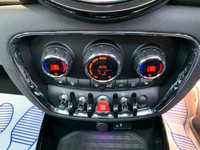 USED 2018 68 MINI CLUBMAN 2.0 COOPER S EXCLUSIVE 5d 190 BHP HUGE SPEC MINI COOPER 'S' CLUBMAN EXCLUSIVE - SAT NAV - PANORAMIC GLASS ROOF - AUTOMATIC TRANSMISSION - 18 INCH UPGRADE ALLOYS - FULL LEATHER INTERIOR -  FULL SERVICE HISTORY - COMFORT PLUS PACK - HEADS UP DISPLAY, HARMAN KARDON HI-FI