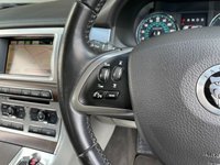 USED 2013 63 JAGUAR XF 2.2 D LUXURY 4d 200 BHP 