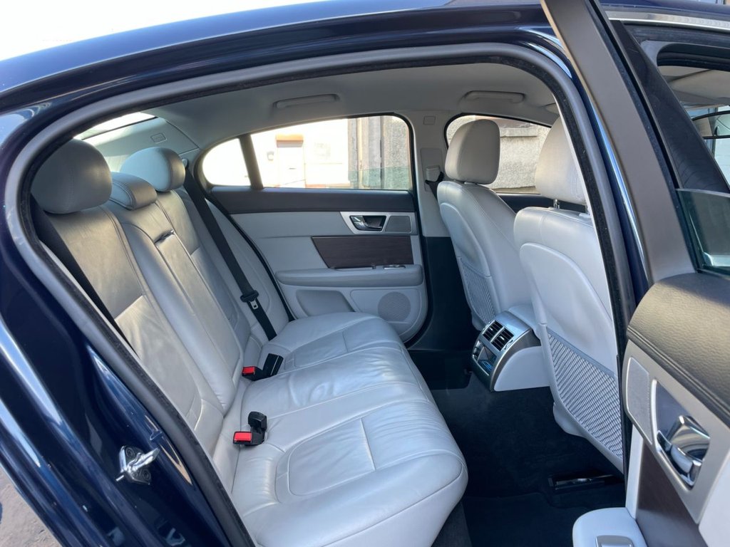 USED 2013 63 JAGUAR XF 2.2 D LUXURY 4d 200 BHP 
