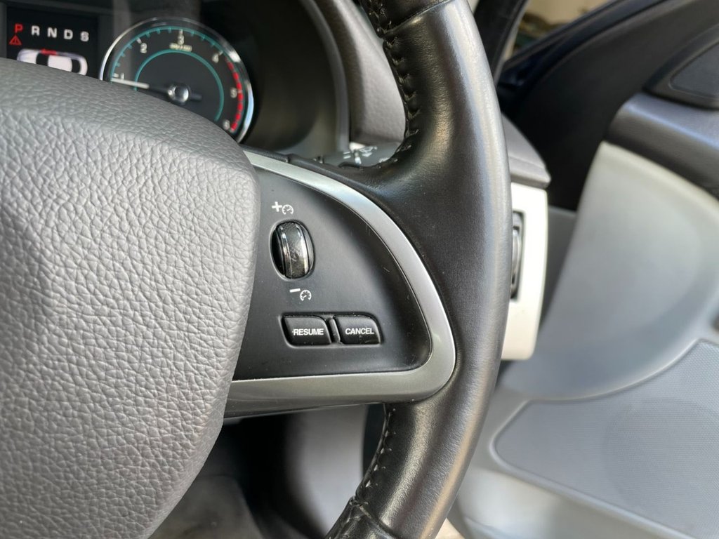 USED 2013 63 JAGUAR XF 2.2 D LUXURY 4d 200 BHP 
