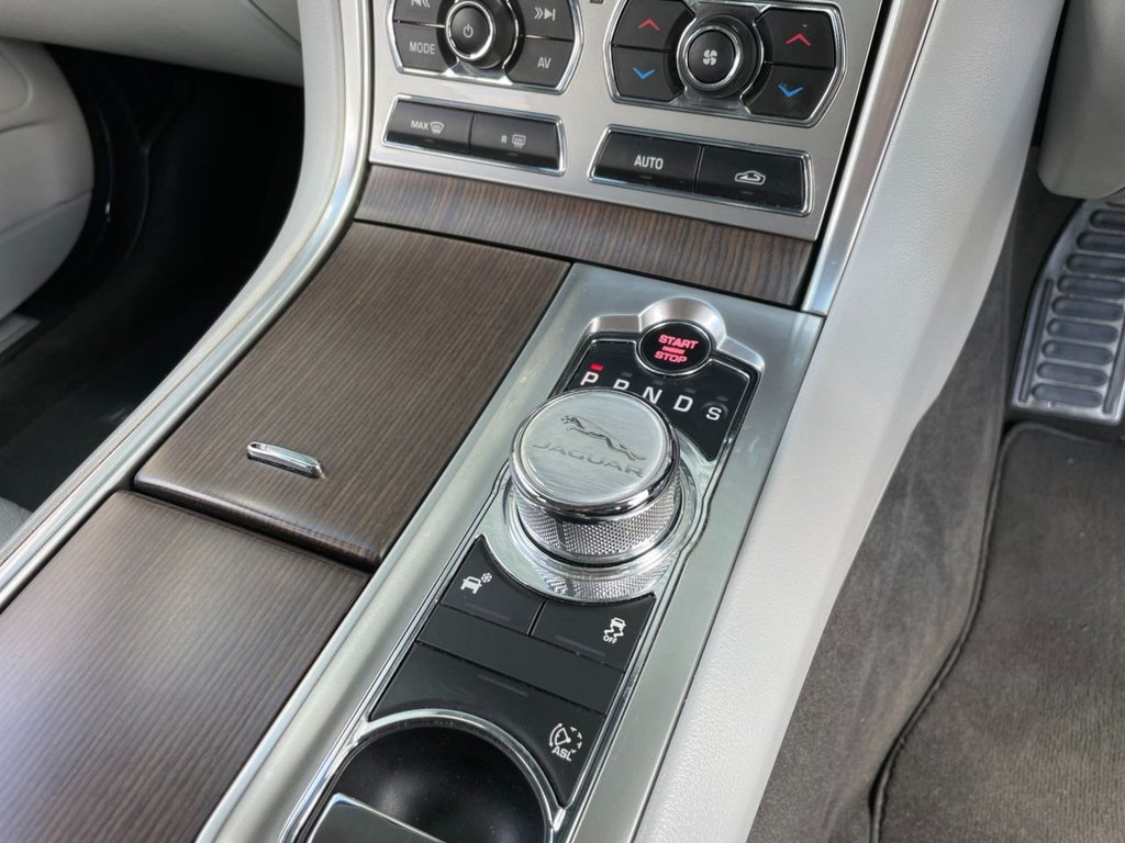USED 2013 63 JAGUAR XF 2.2 D LUXURY 4d 200 BHP 