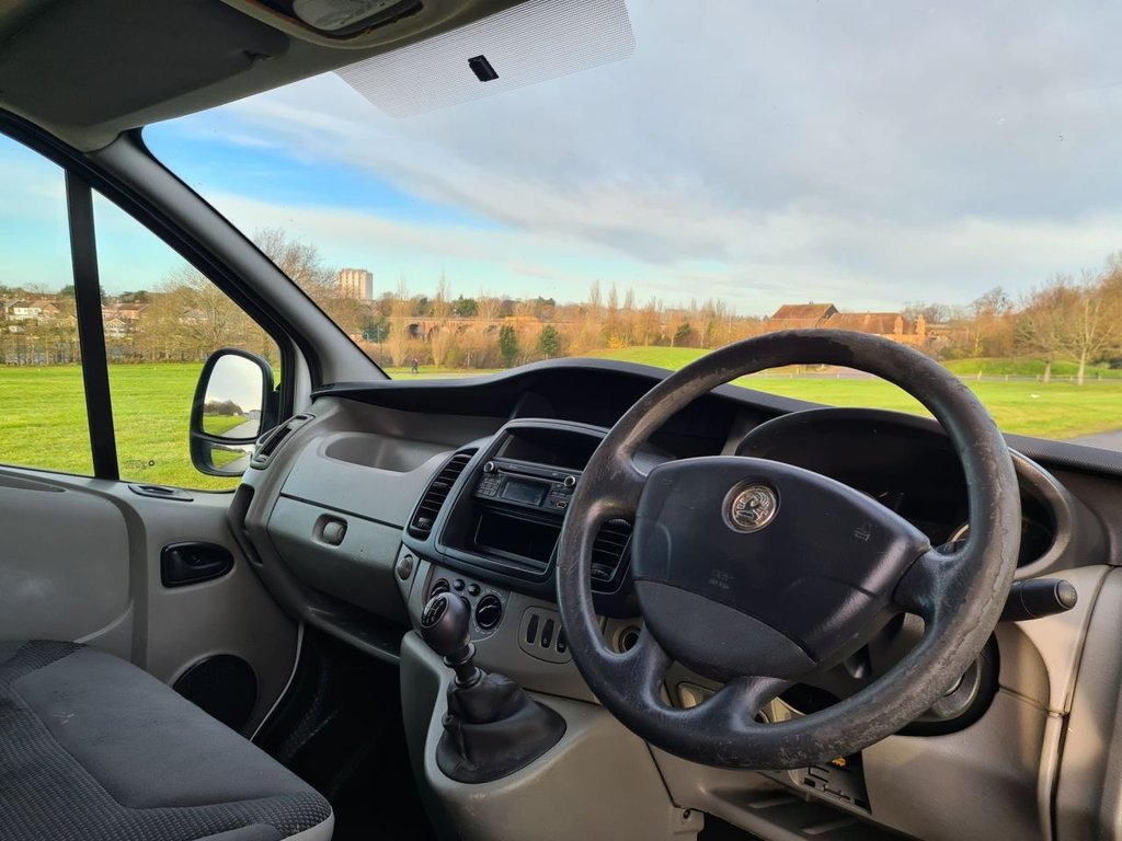 USED 2014 14 VAUXHALL VIVARO 2.0 2900 CDTI 113 BHP 