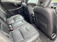 USED 2015 65 VOLVO V40 2.0 D2 SE LUX NAV 5d 118 BHP 