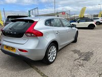 USED 2015 65 VOLVO V40 2.0 D2 SE LUX NAV 5d 118 BHP 