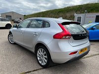 USED 2015 65 VOLVO V40 2.0 D2 SE LUX NAV 5d 118 BHP 