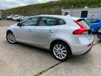 USED 2015 65 VOLVO V40 2.0 D2 SE LUX NAV 5d 118 BHP 