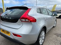 USED 2015 65 VOLVO V40 2.0 D2 SE LUX NAV 5d 118 BHP 