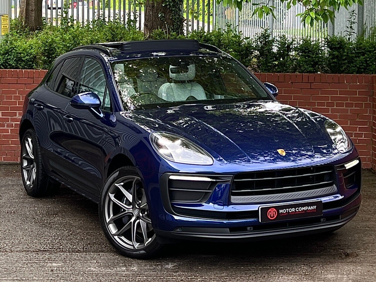 2021 71 PORSCHE MACAN 2.0L PDK 5d 262 BHP
