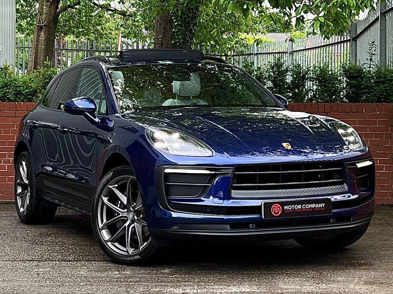 2021 71 PORSCHE MACAN 2.0L PDK 5d 262 BHP