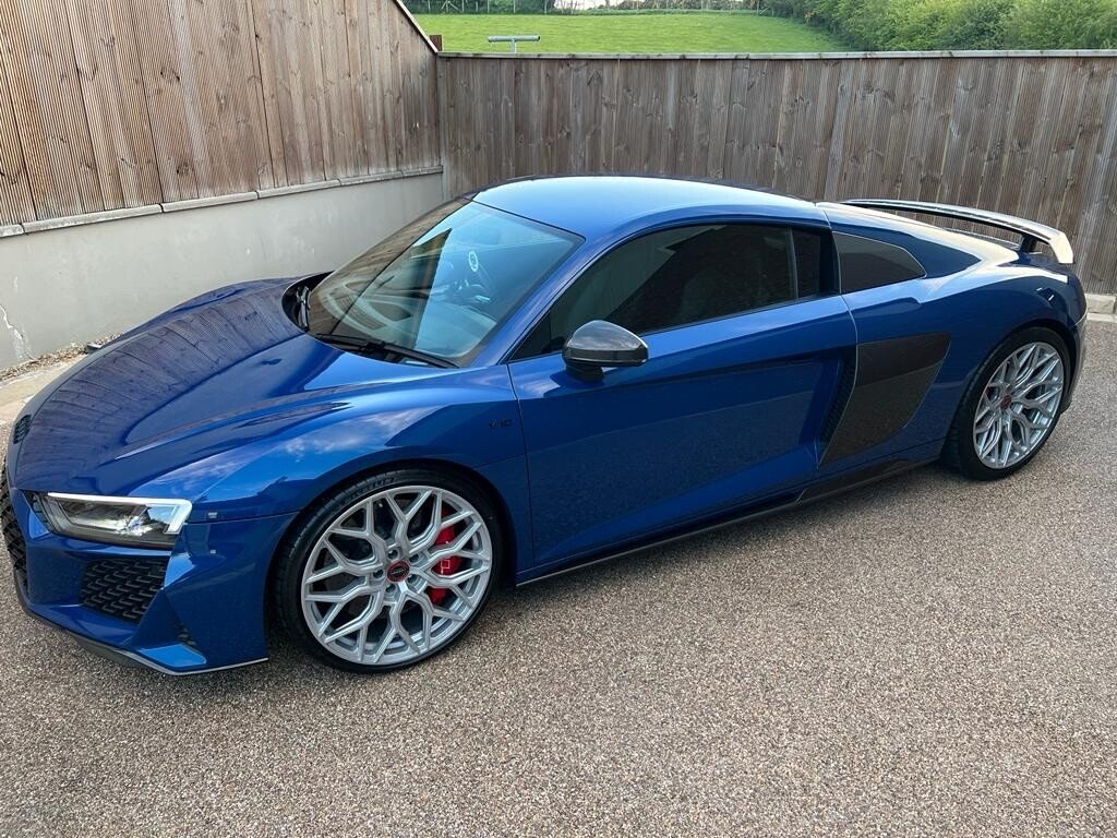 USED 2020 20 AUDI R8 5.2 V10 PERFORMANCE CARBON BLACK QUATTRO 2d 612 BHP 20" VOSSEN WHEELS OPTIONAL