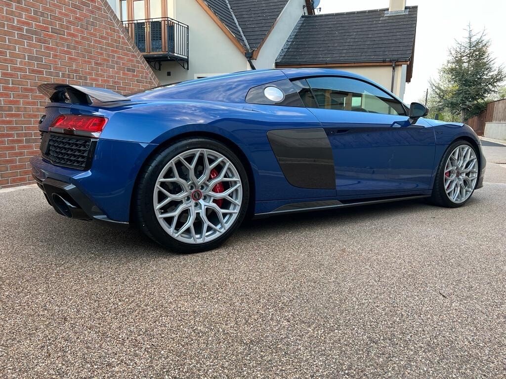 USED 2020 20 AUDI R8 5.2 V10 PERFORMANCE CARBON BLACK QUATTRO 2d 612 BHP 20" VOSSEN WHEELS OPTIONAL