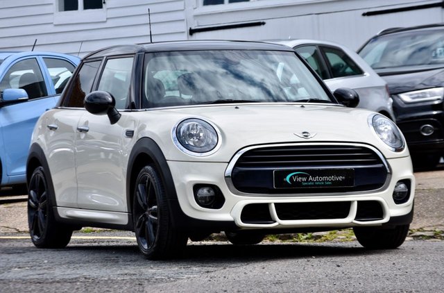 2017 17 MINI Hatch Cooper 1.5 COOPER 5d 134 BHP