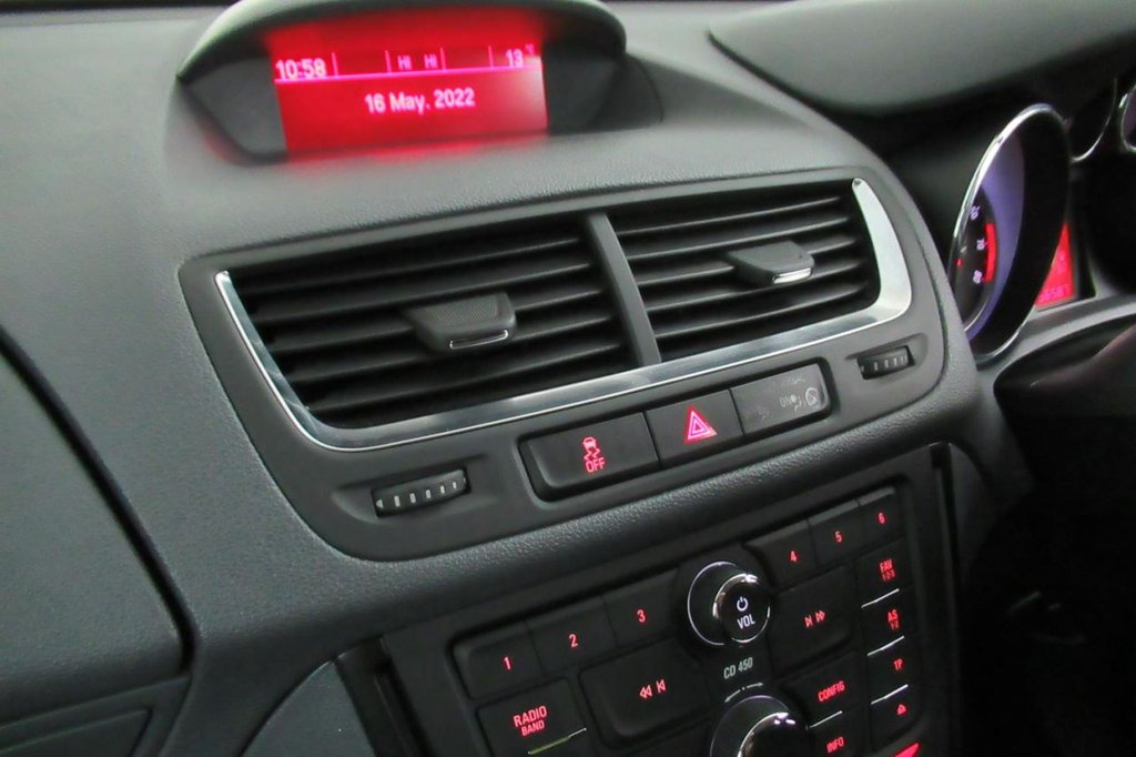 USED 2015 15 VAUXHALL MOKKA 1.6 SE S/S 5d 114 BHP 