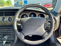 USED 2004 04 JAGUAR XKR Sports 4.2 XKR COUPE 2d 400 BHP 7k Extras,High Specification