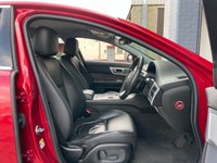 USED 2013 63 JAGUAR XF 3.0 D V6 LUXURY 4d 240 BHP 
