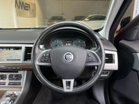 USED 2013 63 JAGUAR XF 3.0 D V6 LUXURY 4d 240 BHP 