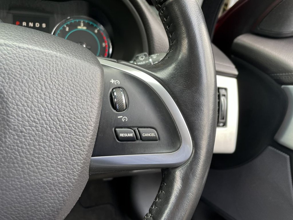USED 2013 63 JAGUAR XF 3.0 D V6 LUXURY 4d 240 BHP 