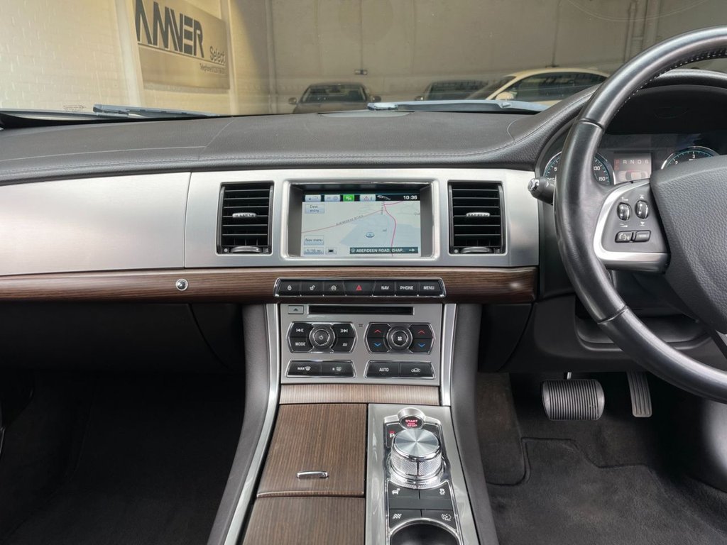 USED 2013 63 JAGUAR XF 3.0 D V6 LUXURY 4d 240 BHP 