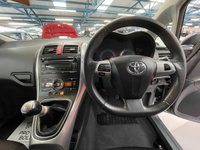 USED 2010 59 TOYOTA AURIS 1.6 SR VALVEMATIC 5d 132 BHP 