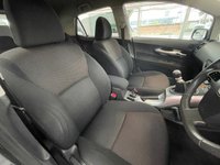 USED 2010 59 TOYOTA AURIS 1.6 SR VALVEMATIC 5d 132 BHP 