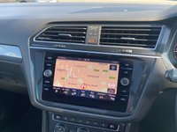 USED 2018 18 VOLKSWAGEN TIGUAN 2.0 R LINE TSI BMT 4MOTION DSG 5d 177 BHP Panoramic Sunroof + Navigation