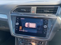 USED 2018 18 VOLKSWAGEN TIGUAN 2.0 R LINE TSI BMT 4MOTION DSG 5d 177 BHP Panoramic Sunroof + Navigation