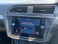 USED 2018 18 VOLKSWAGEN TIGUAN 2.0 R LINE TSI BMT 4MOTION DSG 5d 177 BHP Panoramic Sunroof + Navigation