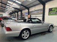 USED 2001 Y MERCEDES-BENZ SL 2.8 SL280 2dr CHERISHED EXAMPLE. LOW MILES.