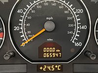 USED 2001 Y MERCEDES-BENZ SL 2.8 SL280 2dr CHERISHED EXAMPLE. LOW MILES.