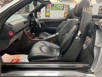USED 2001 Y MERCEDES-BENZ SL 2.8 SL280 2dr CHERISHED EXAMPLE. LOW MILES.