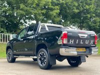 USED 2017 67 TOYOTA HI-LUX 2.4 INVINCIBLE X 4WD D-4D DCB 148 BHP FULL LEATHER + SAT NAV ** NO VAT **